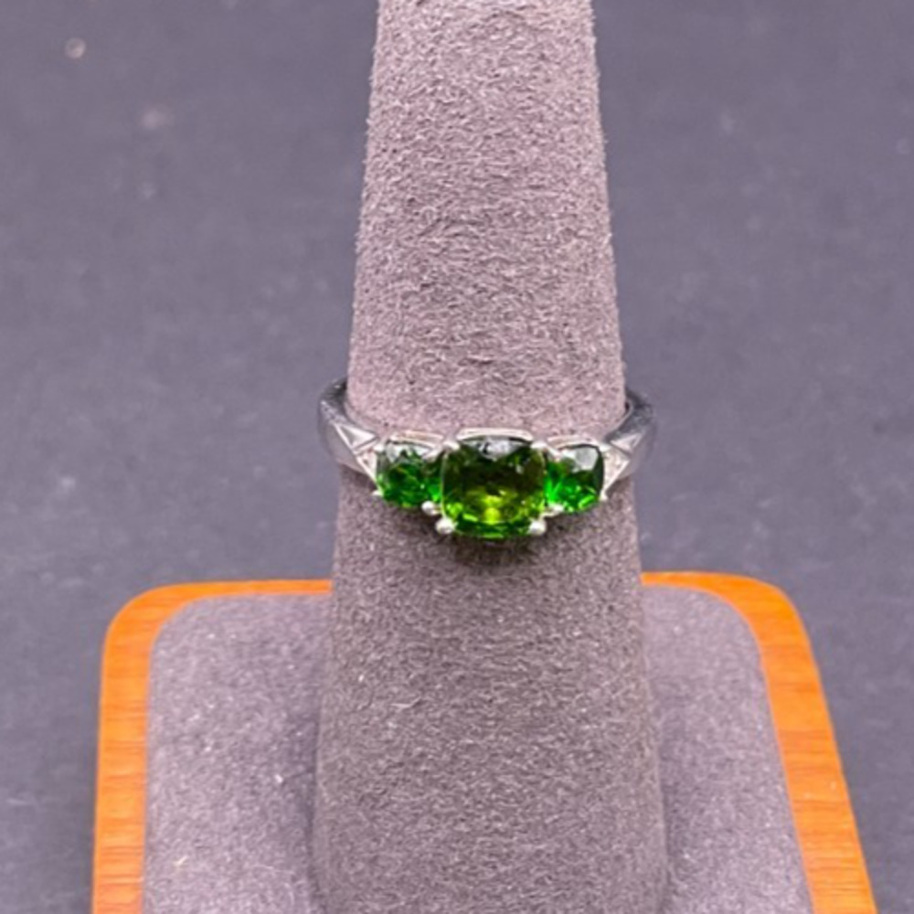 STS 925 Sterling Silver Signed Chrome Diopside 3-Stone Ring Size 7.75